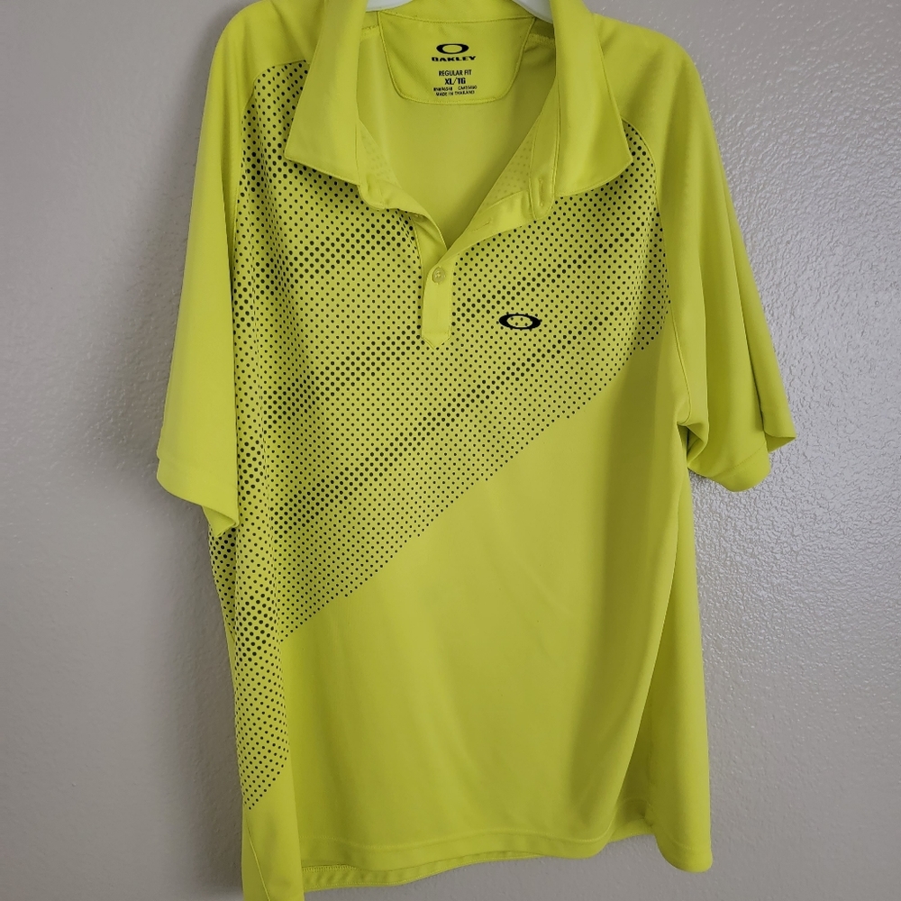Mens Oakley performance shirt